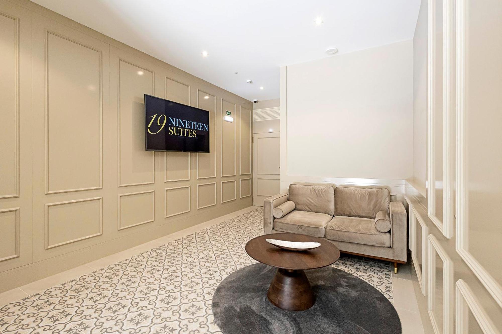19 Nineteen Suites - Espinho Эшпинью Экстерьер фото